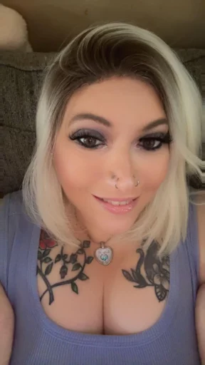 Kat Survoy