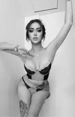 Jullia Deluxe